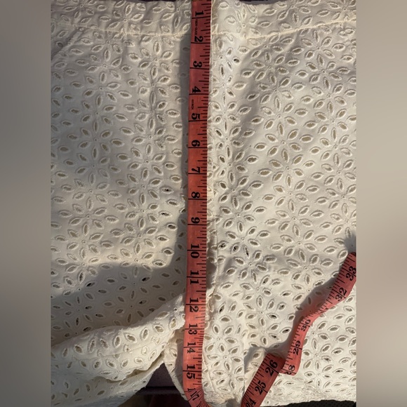 Acne White Eyelet Shorts 30 Waist - Picture 8 of 9